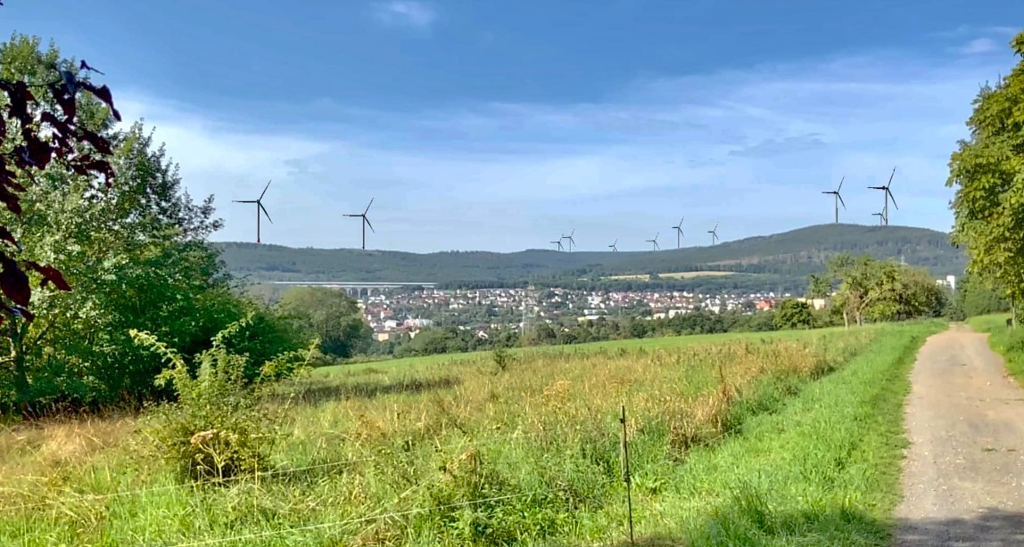 Simulation der LandesEnergieAgentur Hessen (Blick vom Akazienweg Richtung Niedernhausen)